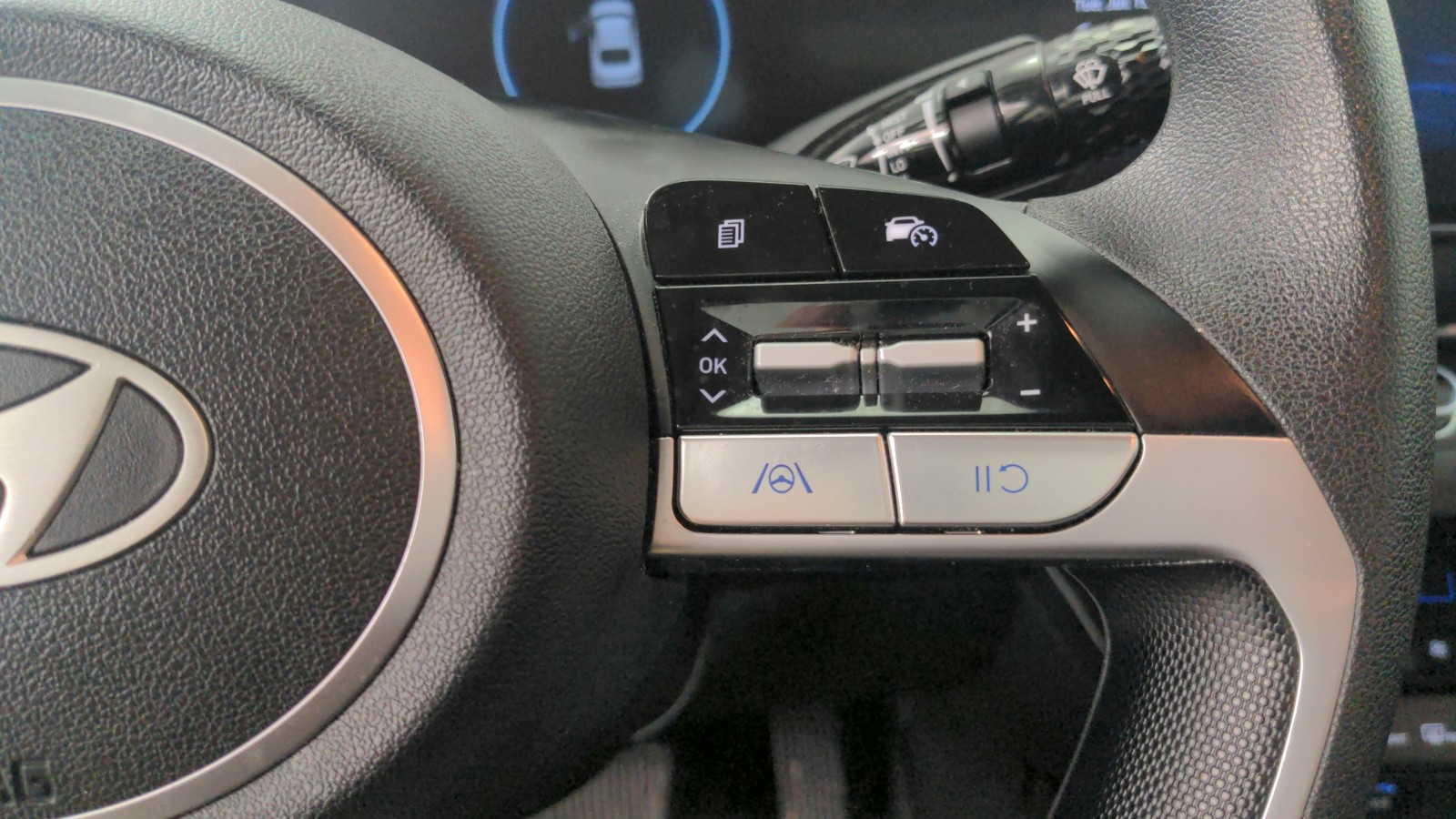 Used 2024 Serenity White Hyundai SEL image 18