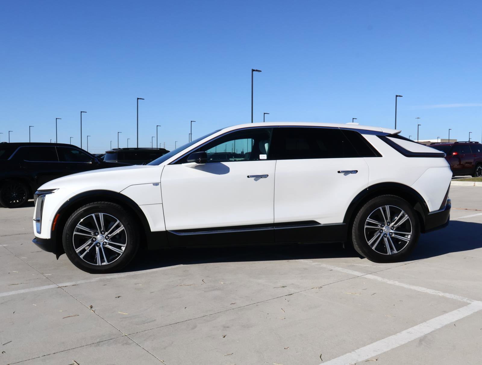 Certified 2024 Cadillac LYRIQ Luxury 1 with VIN 1GYKPPRK4RZ102597 for sale in Friendswood, TX