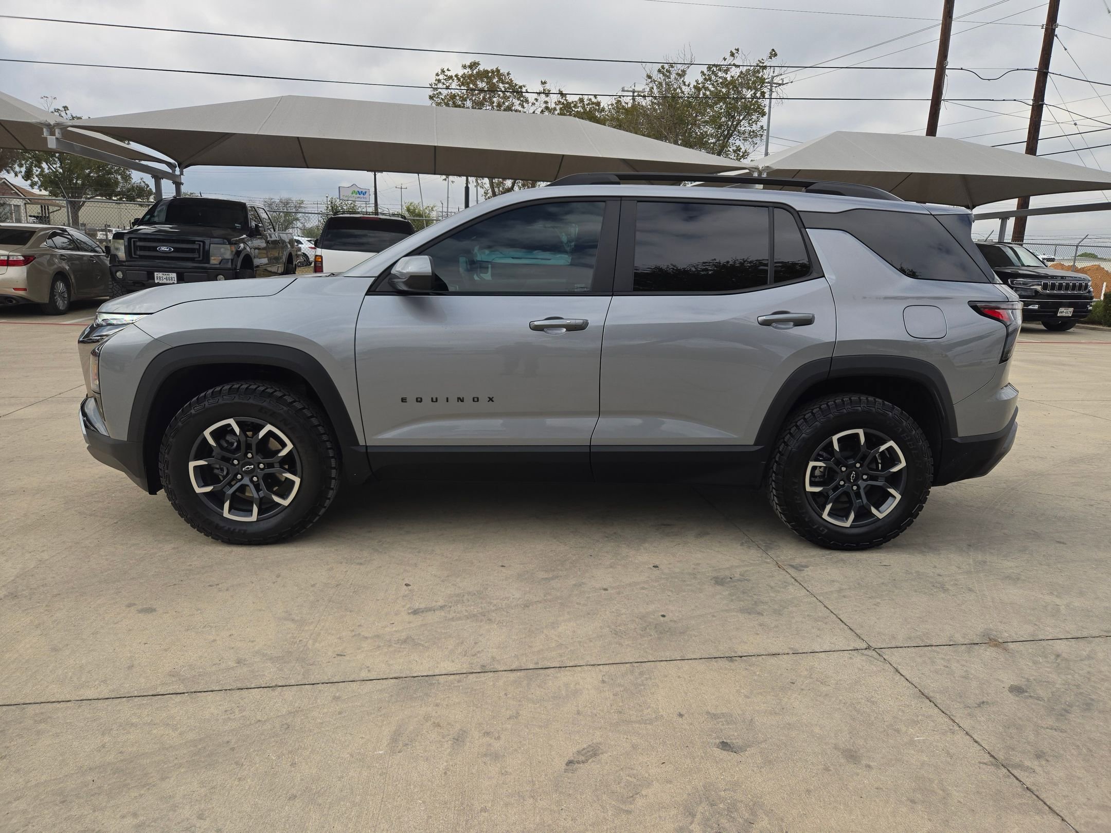 2026 Chevrolet Equinox ACTIV photo 2