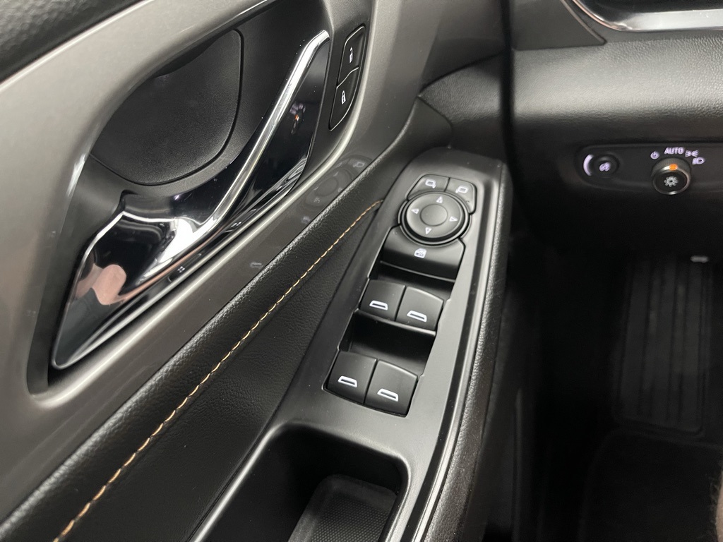 2020 Chevrolet Traverse LS photo 23