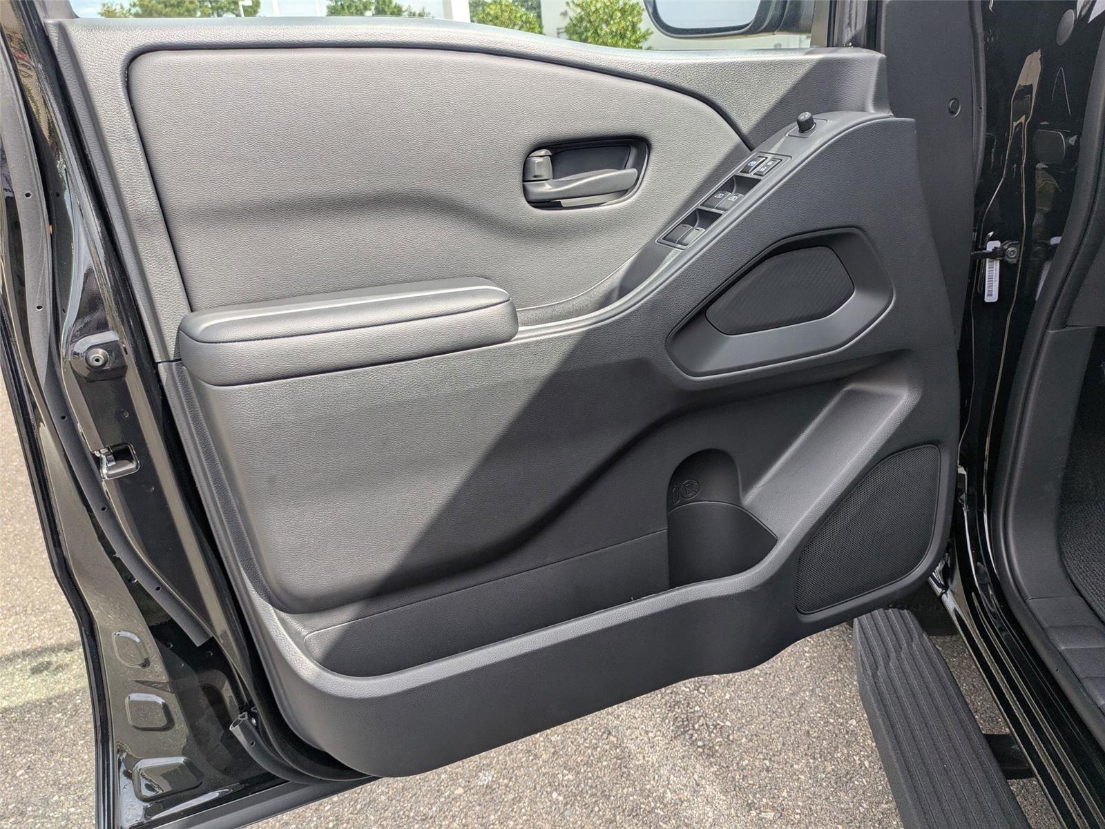 2026 Nissan Frontier SV photo 15