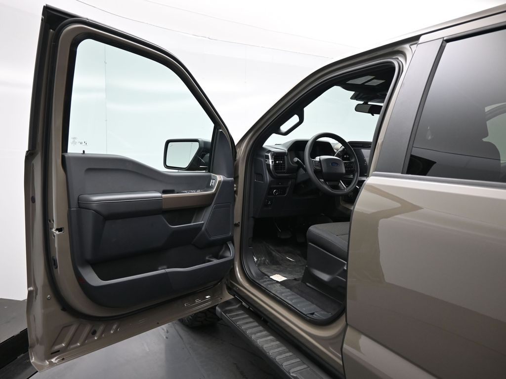 2025 Ford F-150 STX photo 7