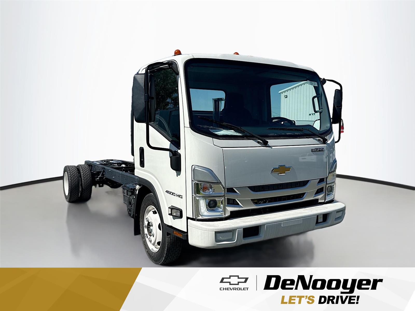 2024 Chevrolet Low Cab Forward Base's photo