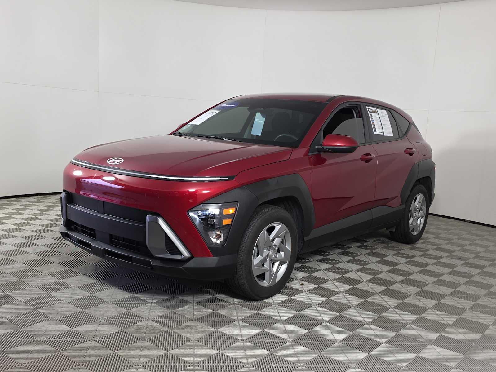 2024 Hyundai Kona SE photo 2