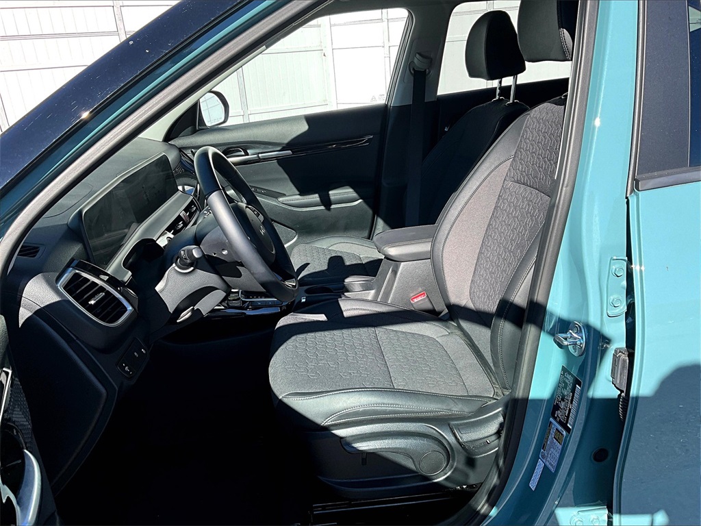 2025 Kia Seltos S photo 10