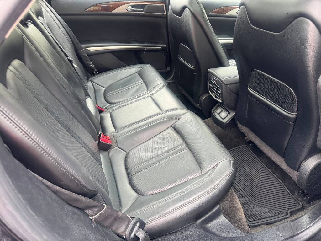 2015 Lincoln MKZ Hybrid photo 19