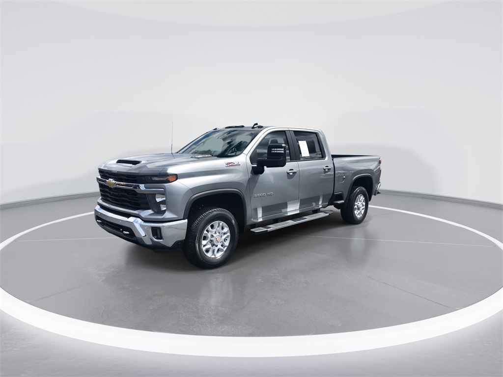 2025 Chevrolet Silverado 3500HD LT photo 4