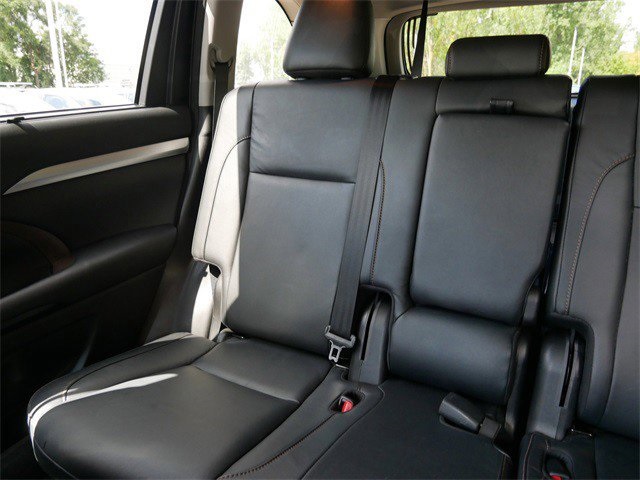 2017 Toyota Highlander XLE photo 12