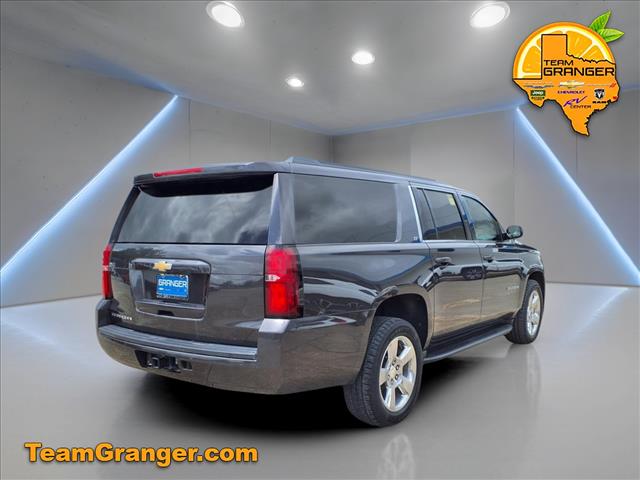 2017 Chevrolet Suburban LT photo 3
