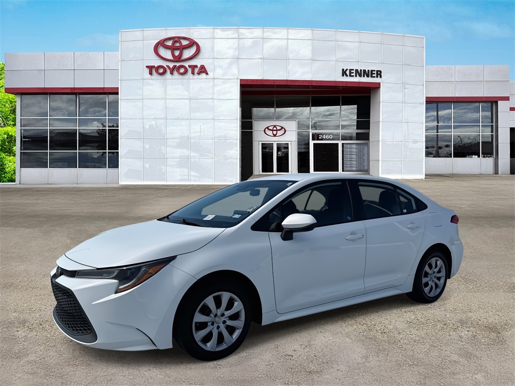 2022 Toyota Corolla LE photo 2