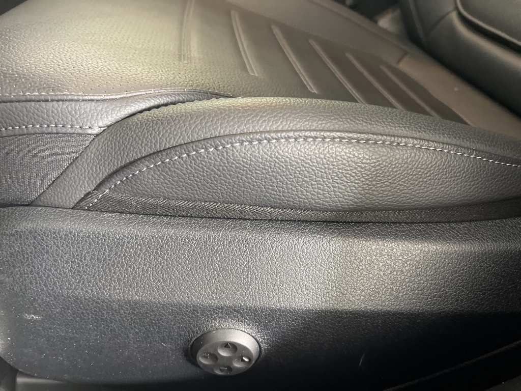 2025 Mercedes Benz C 300 4MATIC photo 3