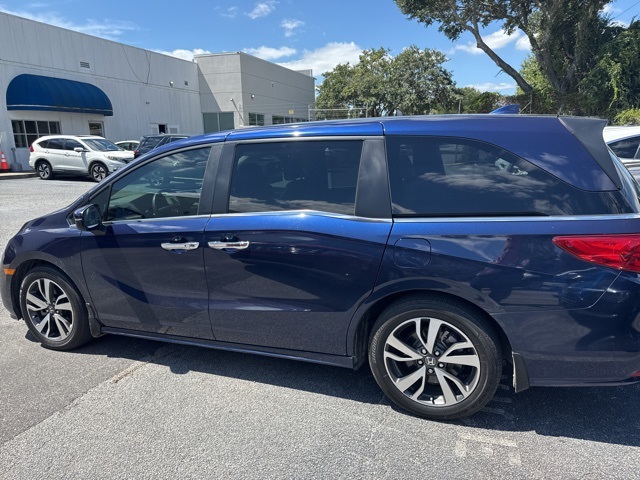 2023 Honda Odyssey Touring photo 3