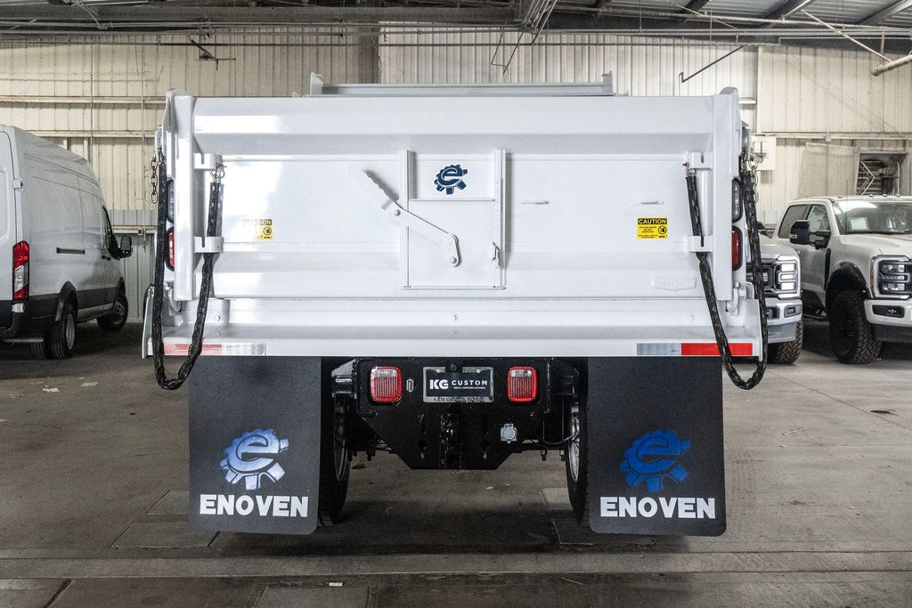 2025 Ford F-650 XL photo 5