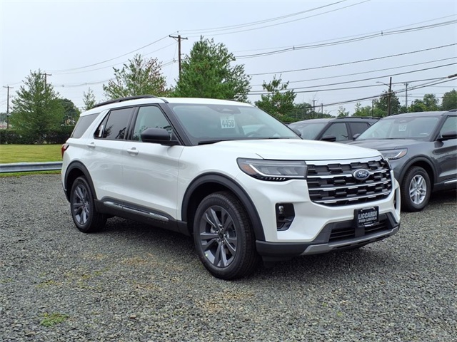 2025 Ford Explorer Active's photo