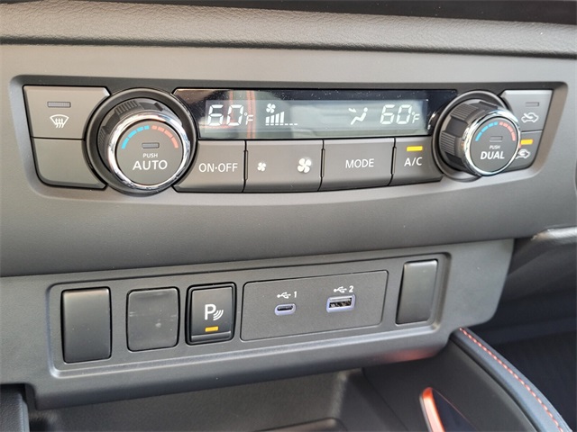 2025 Nissan Frontier PRO-4X photo 11