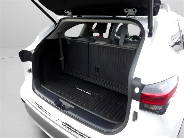 2022 Toyota Highlander Platinum photo 4