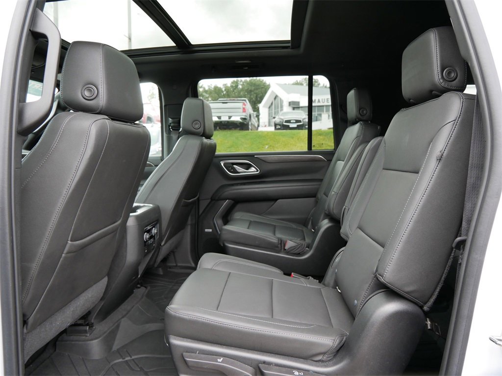 2021 Chevrolet Suburban LT photo 11