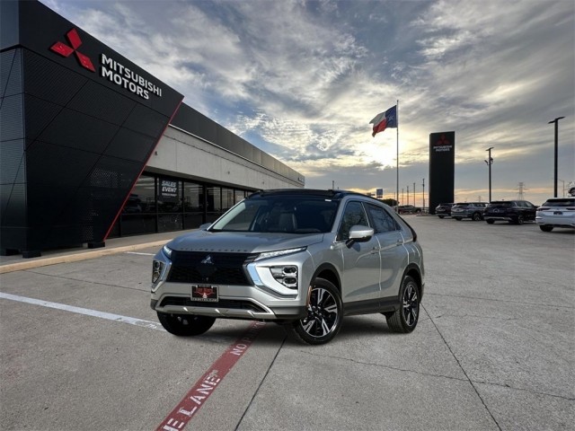 2025 Mitsubishi Eclipse Cross SE's photo