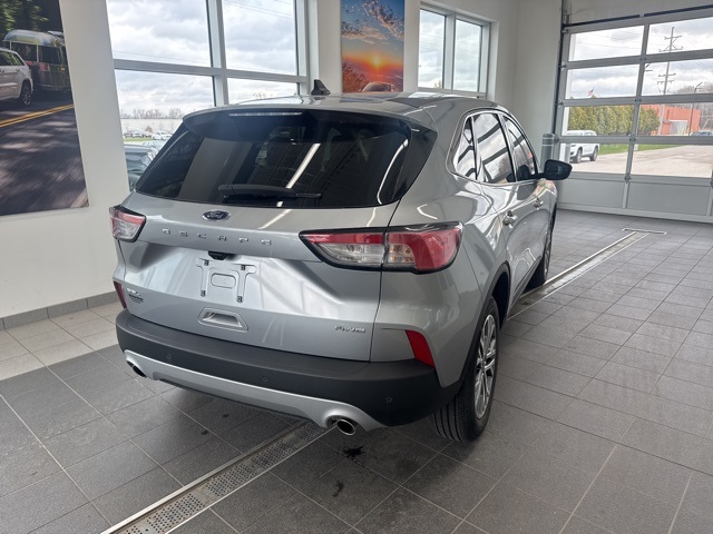 2022 Ford Escape SEL photo 3