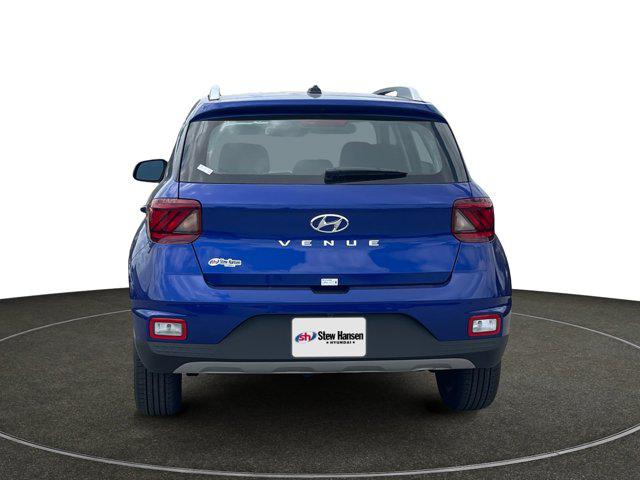 2025 Hyundai Venue SEL photo 4