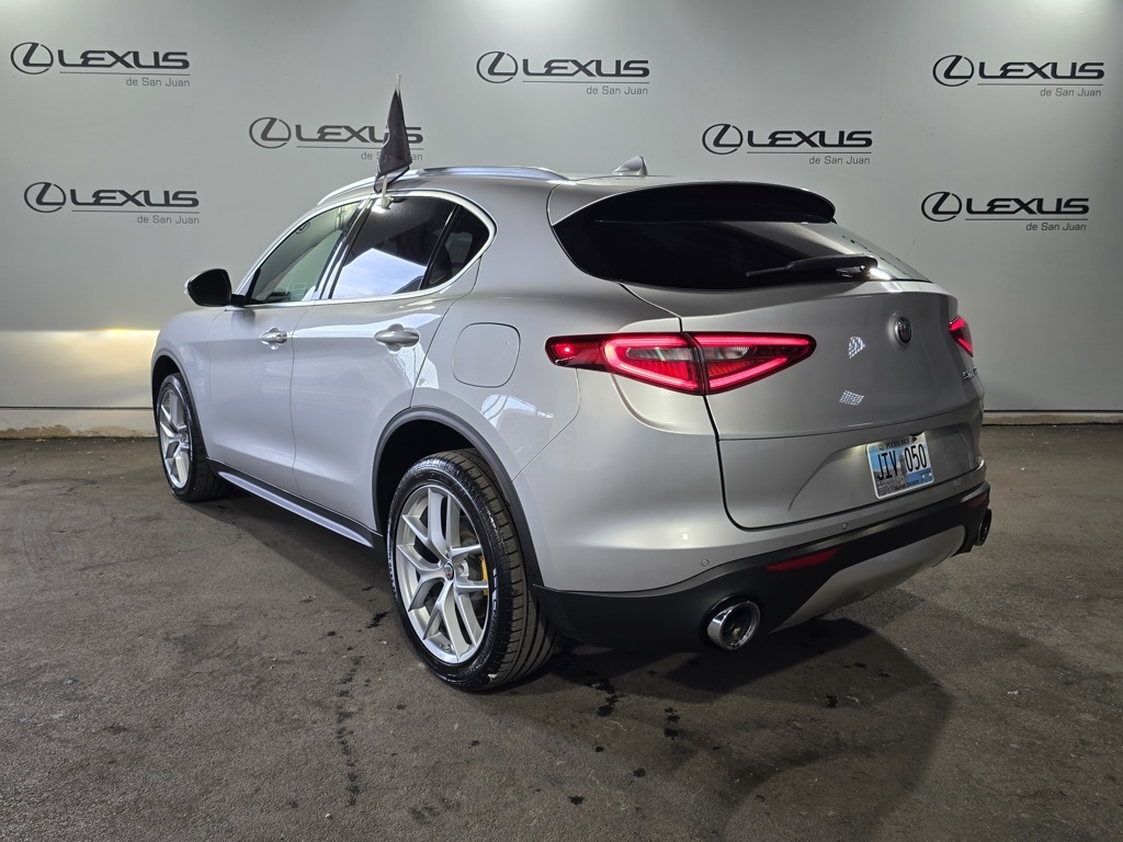 2019 Alfa Romeo Stelvio Base photo 8