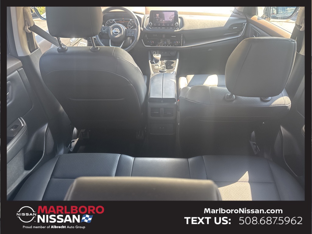 2022 Nissan Rogue SV photo 12