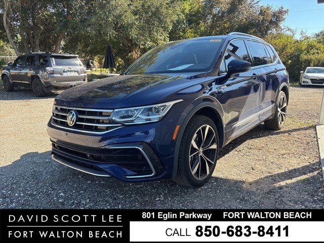 2022 Volkswagen Tiguan SEL R-LINE's photo