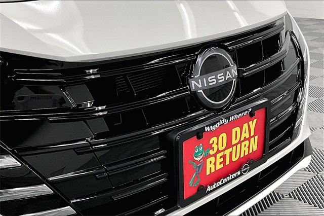 2025 Nissan Versa 1.6 SV photo 15