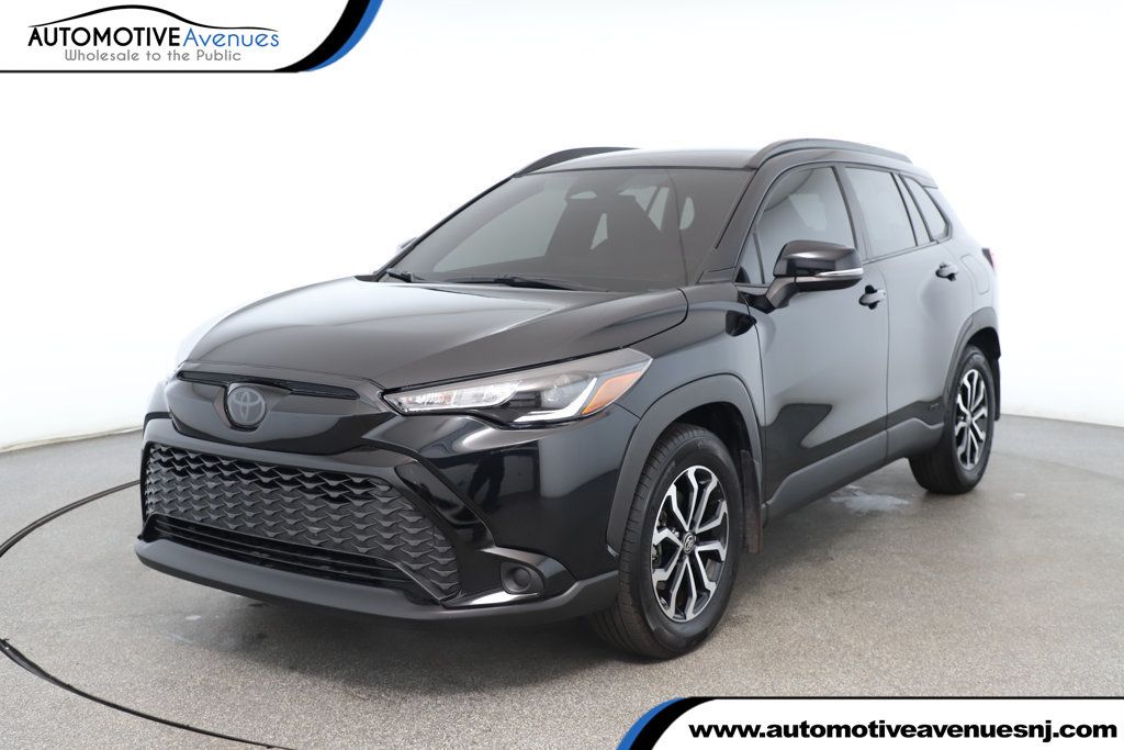 2024 Toyota Corolla Cross SE's photo