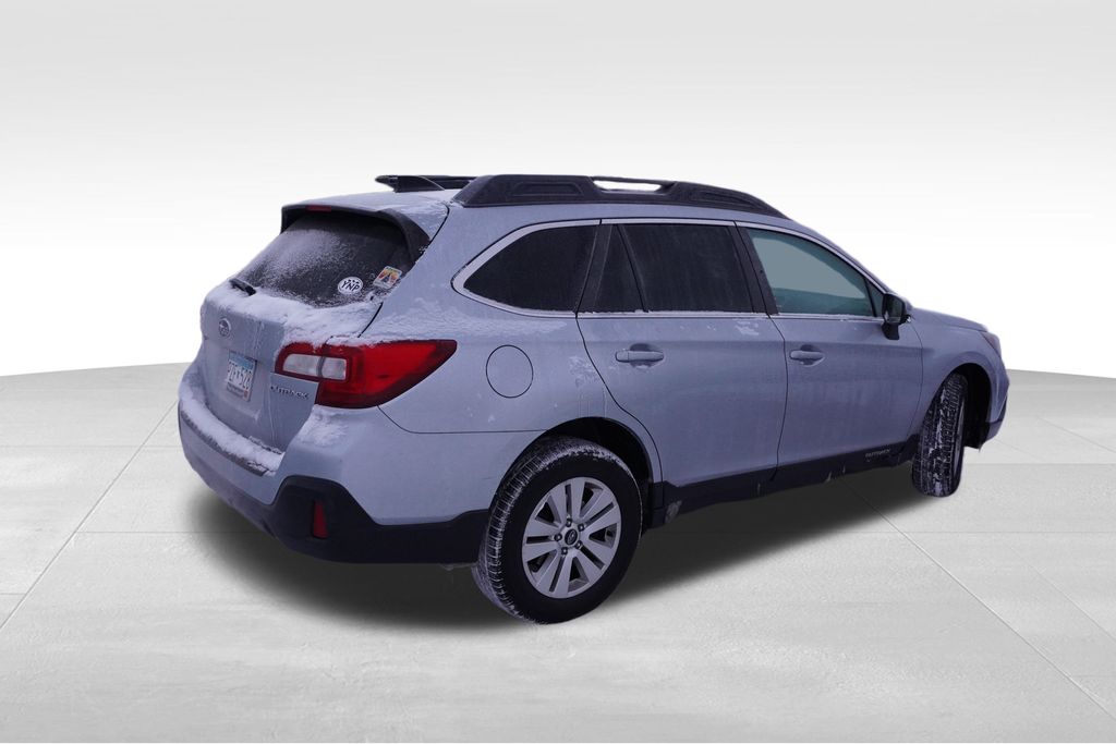 2019 Subaru Outback 2.5i Premium photo 2