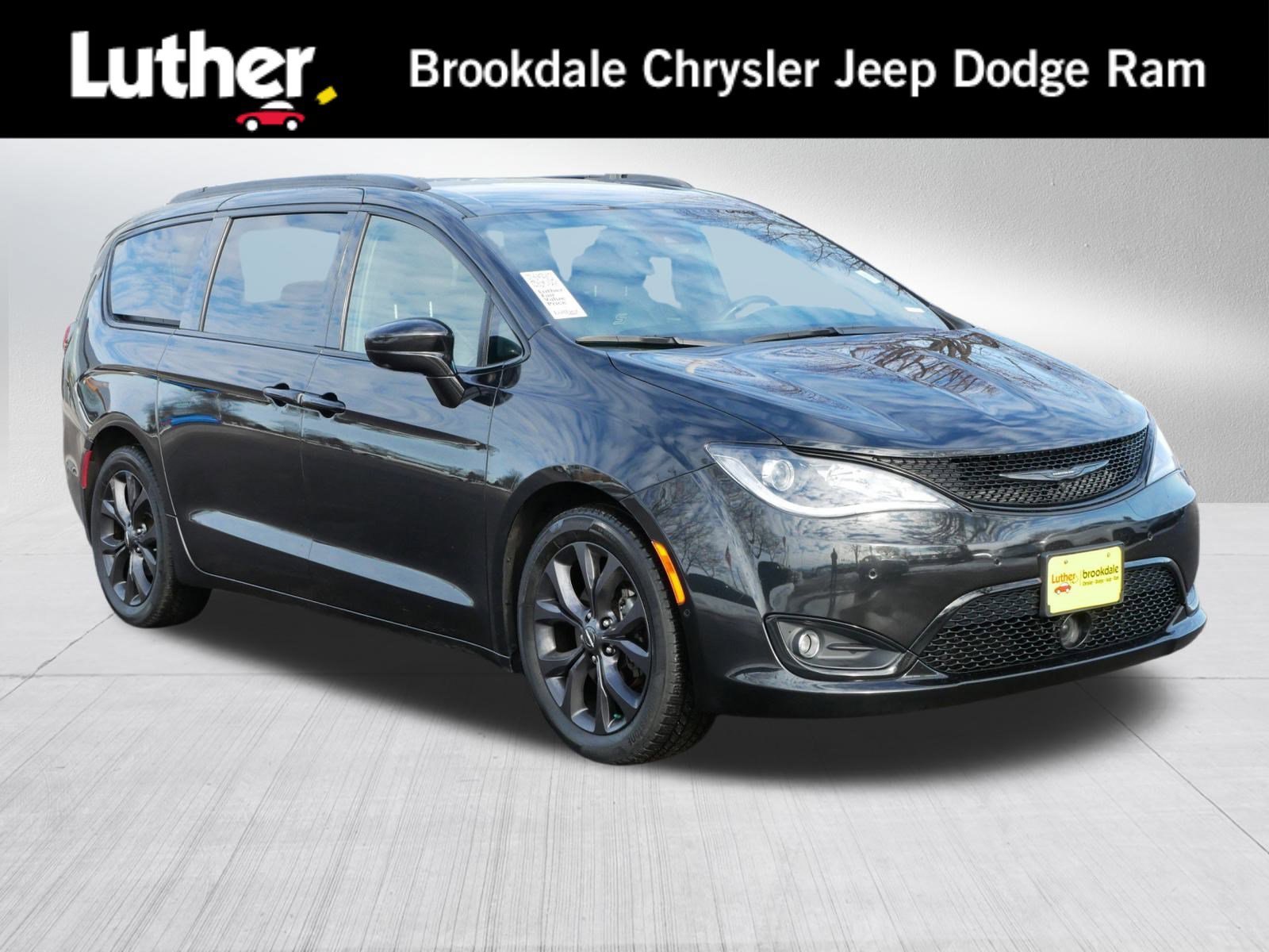 2020 Chrysler Pacifica Touring L Plus's photo