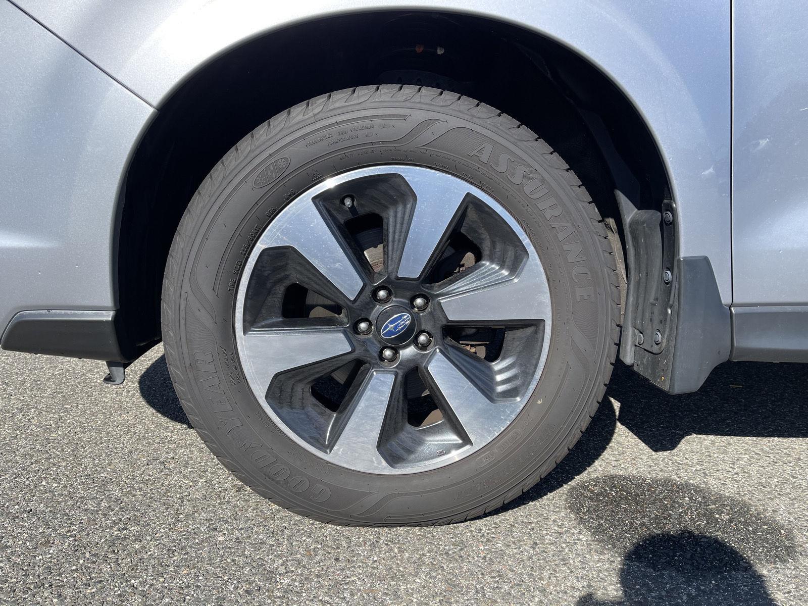 2017 Subaru Forester Premium photo 19