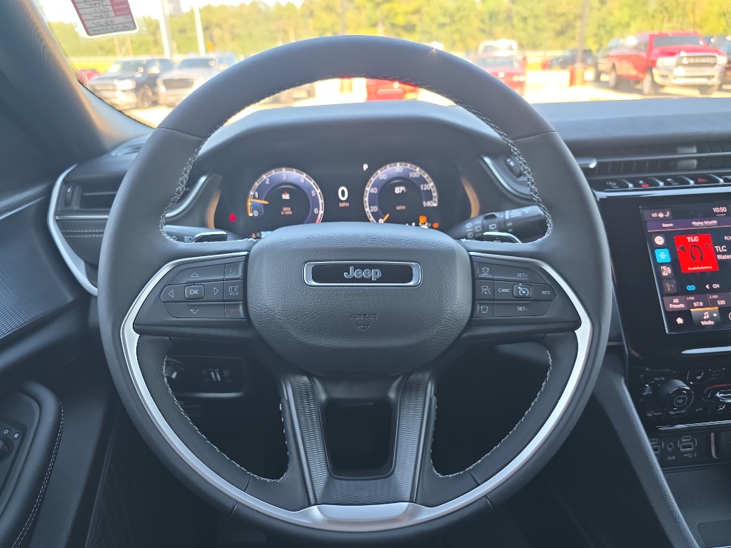 2025 Jeep Grand Cherokee Altitude X photo 17