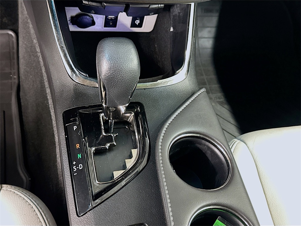 2016 Toyota Avalon XLE Premium photo 15