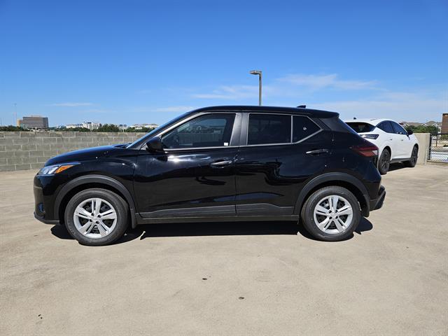 2025 Nissan Kicks Play S photo 3