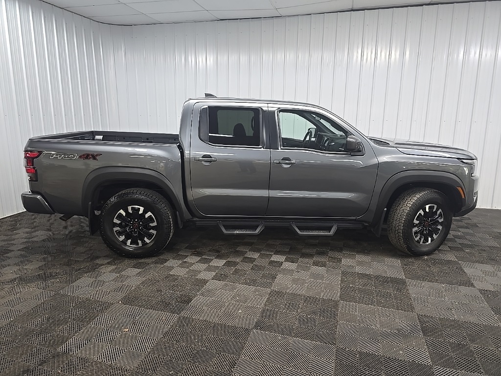 2023 Nissan Frontier PRO-4X photo 2