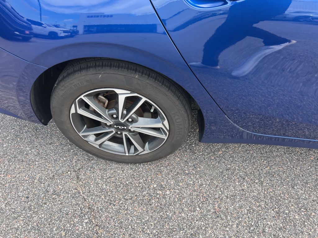 2023 Kia Forte LXS photo 24