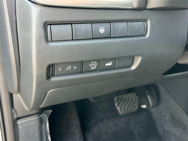 2026 Nissan Rogue SV photo 22