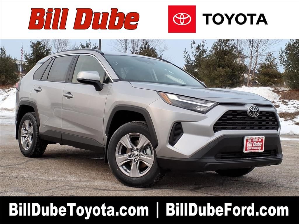 2025 Toyota RAV4 XLE's photo