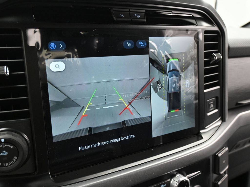 2025 Ford F-150 XLT photo 13