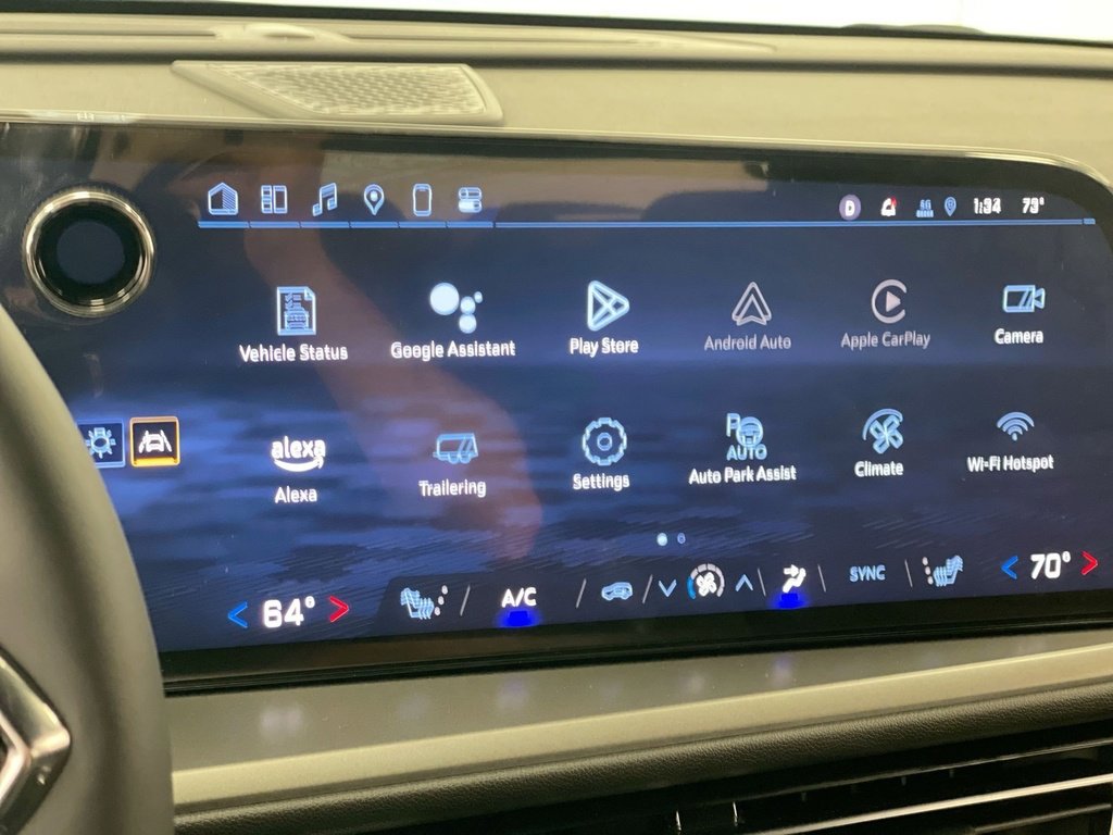 2025 Chevrolet Traverse photo 13