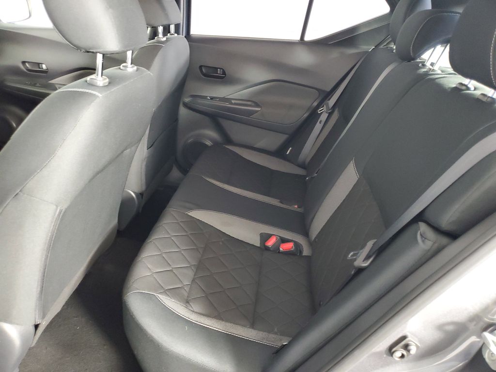 2020 Nissan Kicks S photo 12