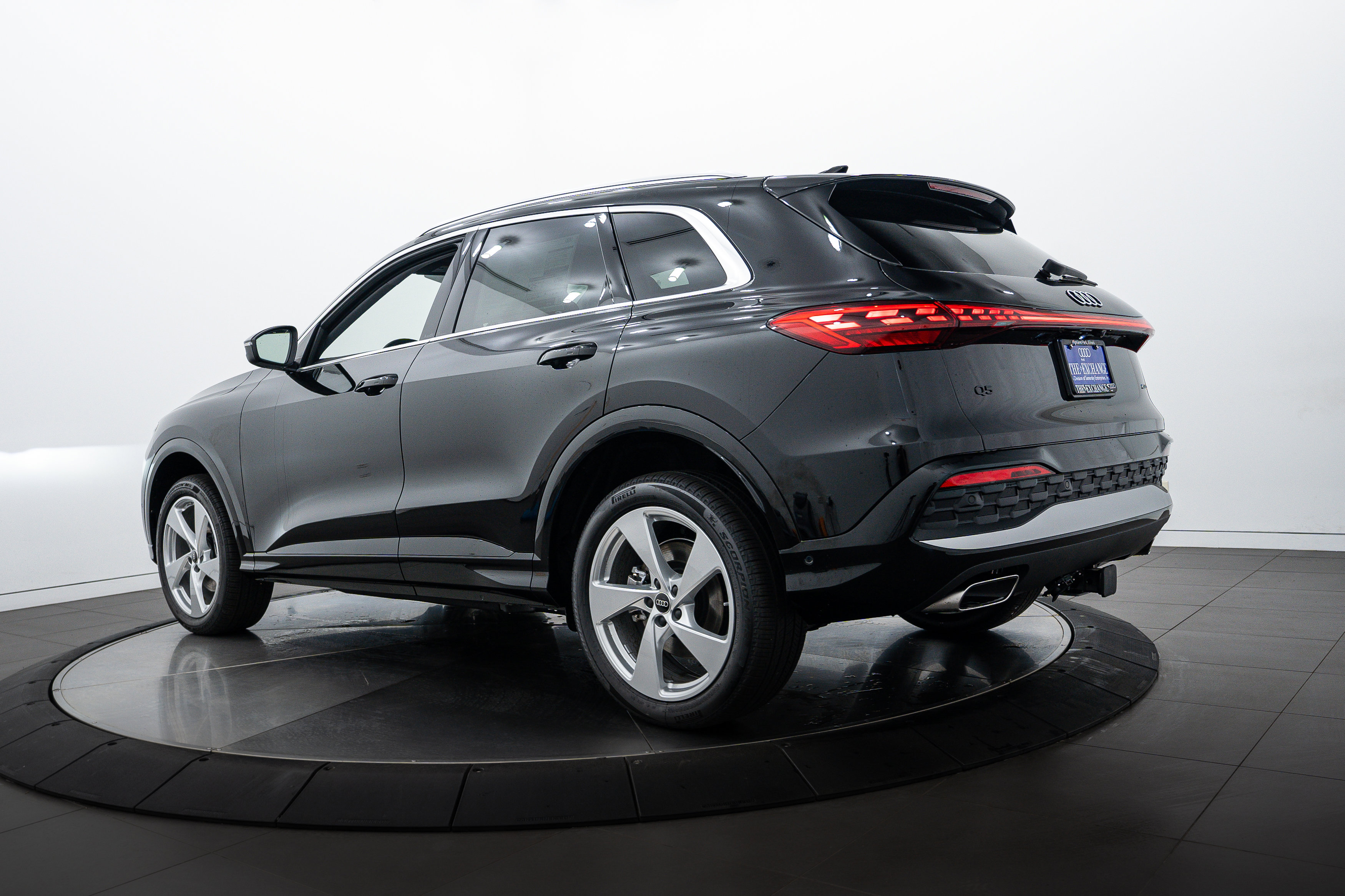 2025 Audi Q5 Premium Plus photo 5