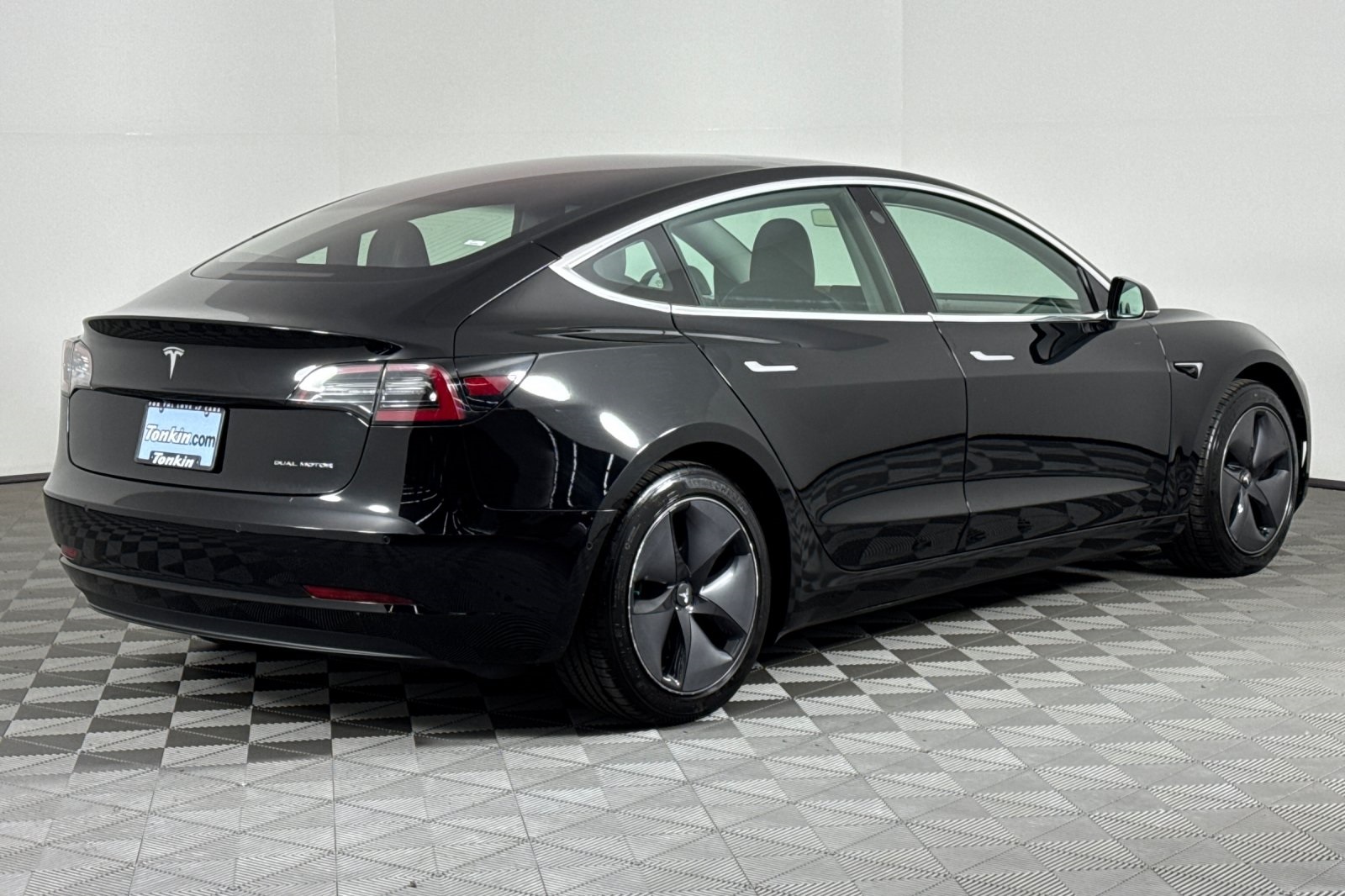 2018 Tesla Model 3 Long Range photo 4