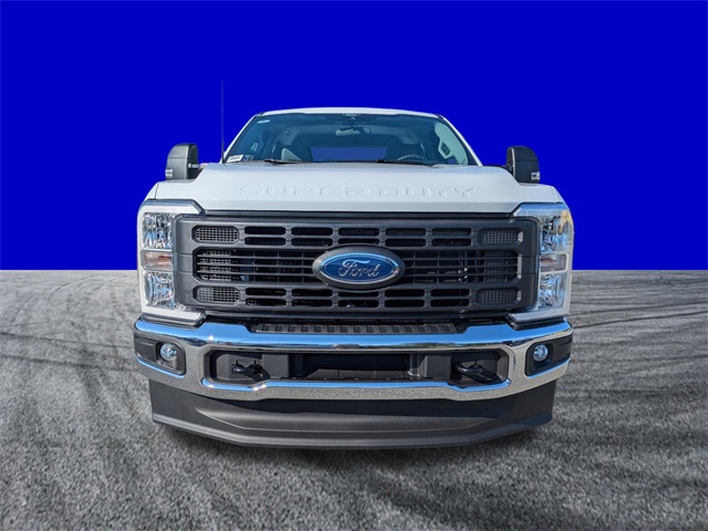 2026 Ford F-350 photo 9
