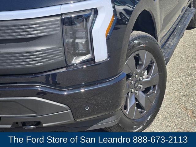 2025 Ford F-150 Lightning photo 10