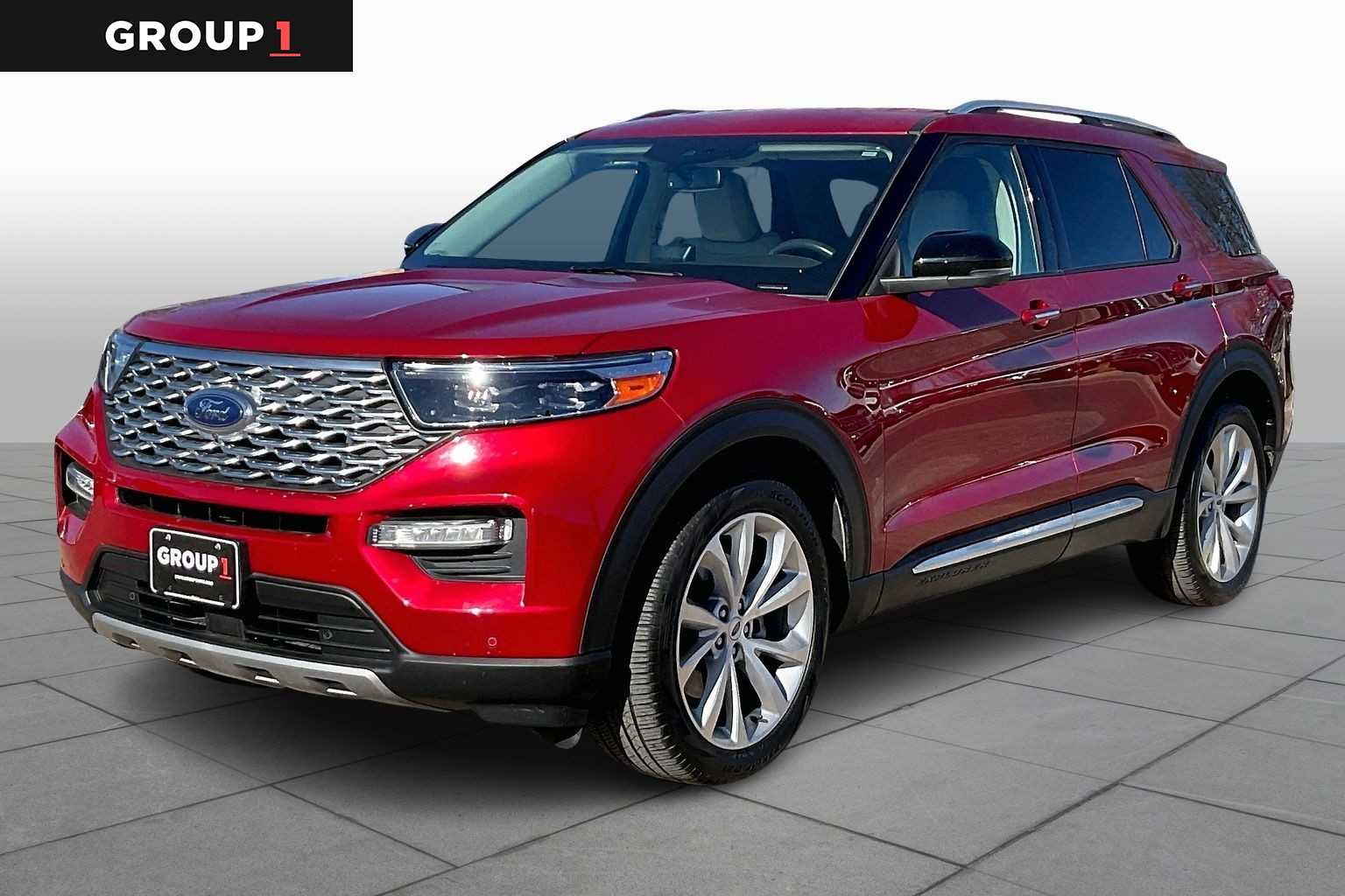 2023 Ford Explorer Platinum's photo