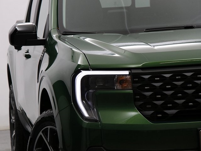 2025 Ford Maverick Lariat photo 2