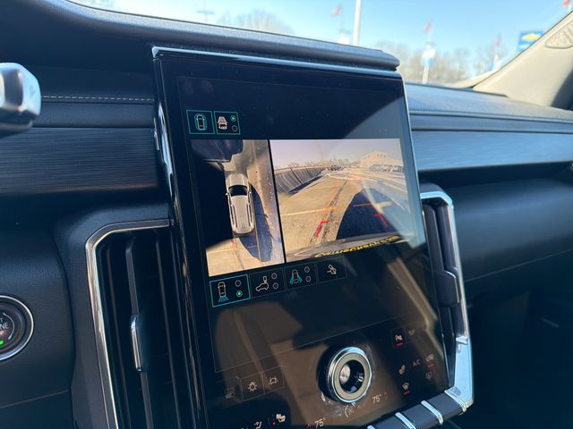 2025 GMC ACADIA - Image 15