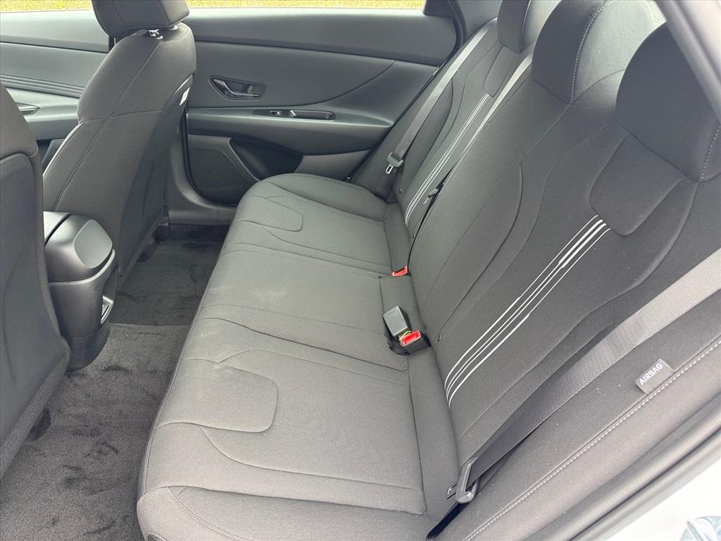 2026 Hyundai Elantra Hybrid SEL Sport photo 4